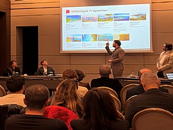 ASTONS, �STANBUL'DA YATIRIMCILARLA B�R ARAYA GELD�